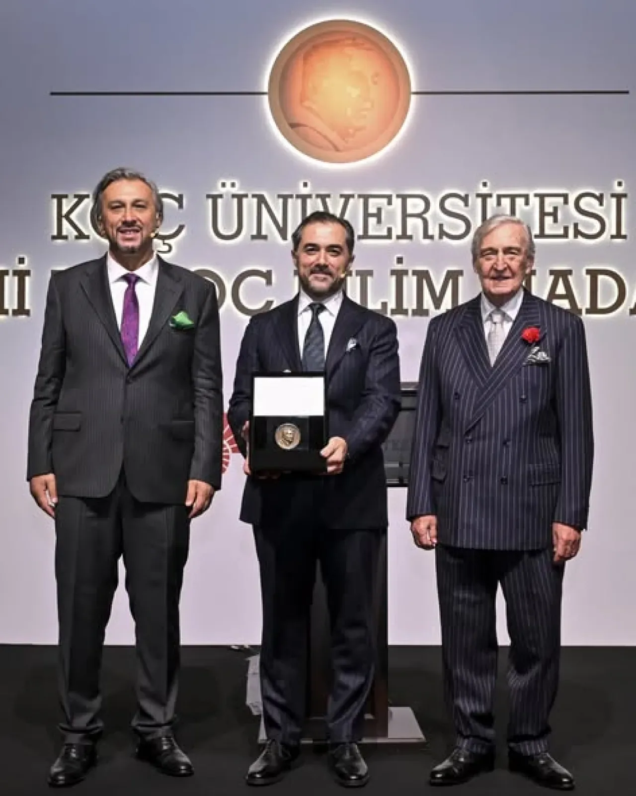 Prof. Dr. Ufuk Akçiğit, Koç Üniversitesi Rahmi M. Koç Bilim Madalyası'nın 10. Sahibi Oldu Prof. Dr. Ufuk Akçiğit, Koç Üniversitesi Rahmi M. Koç Bilim Madalyası'nın 10. Sahibi Oldu