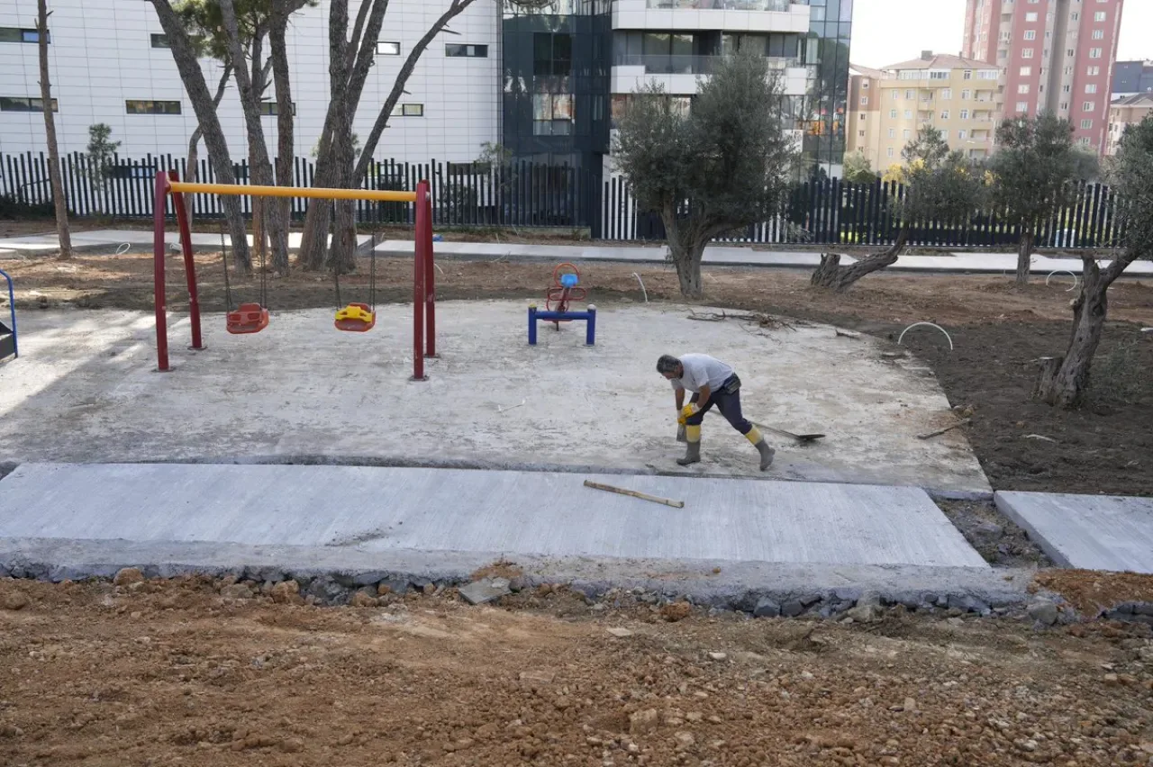 Kartal'da Karlıktepe Mahallesi'ne 15 Bin Metrekarelik Yeni Yaşam Alanı Kartal'da Karlıktepe Mahallesi'ne 15 Bin Metrekarelik Yeni Yaşam Alanı