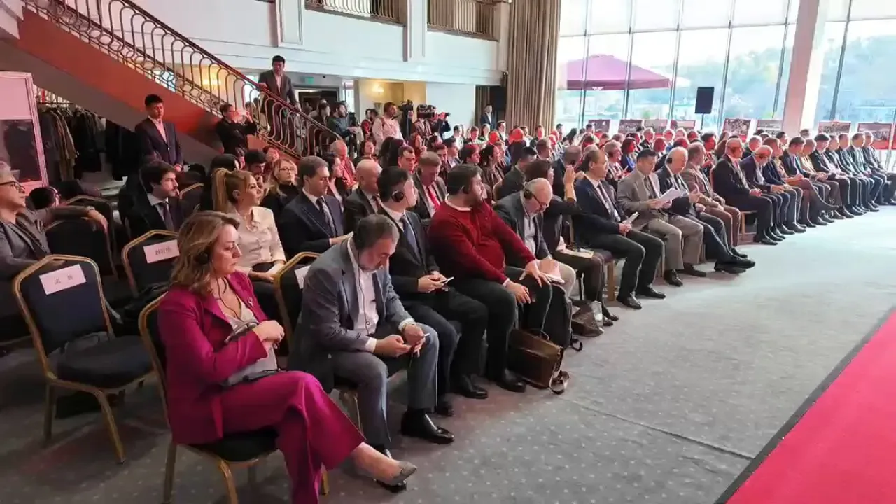 İstanbul'da "Çin'in Yönetim Anlayışı ve Deneyimleri" Toplantısı Düzenlendi İstanbul'da "Çin'in Yönetim Anlayışı ve Deneyimleri" Toplantısı Düzenlendi