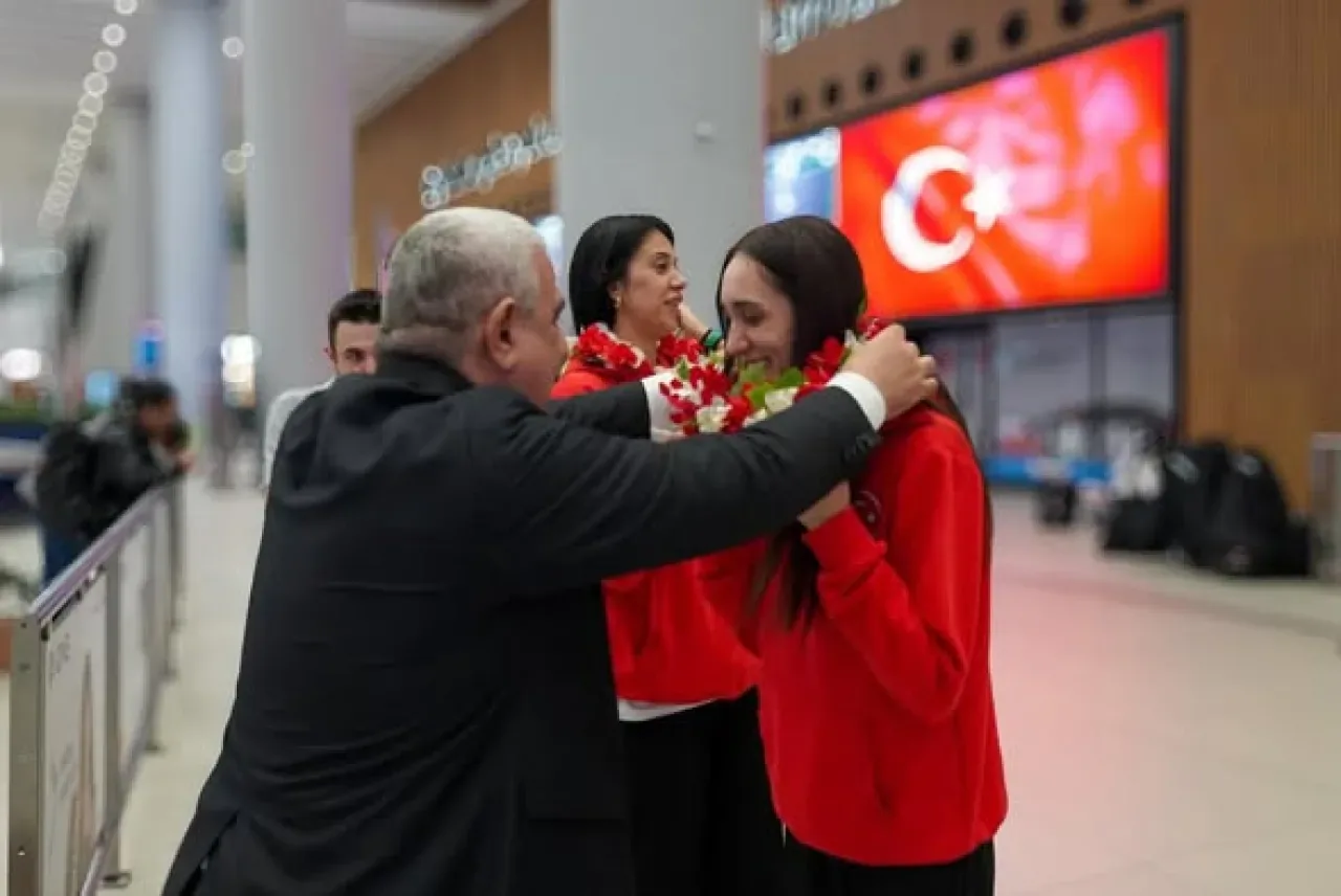 Tokyo 2025 Deaflympics Sporcuları İstanbul'da Karşılandı Tokyo 2025 Deaflympics Sporcuları İstanbul'da Karşılandı