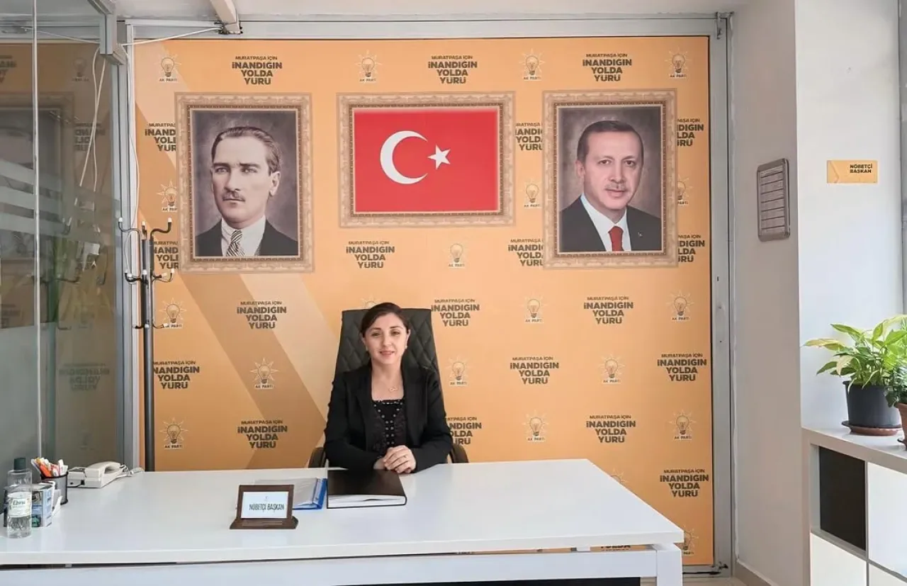 Muratpaşa'da AK Parti İlçe Başkanlığı'nda Nöbetçi Başkanlık Görevi Devredildi Muratpaşa'da AK Parti İlçe Başkanlığı'nda Nöbetçi Başkanlık Görevi Devredildi