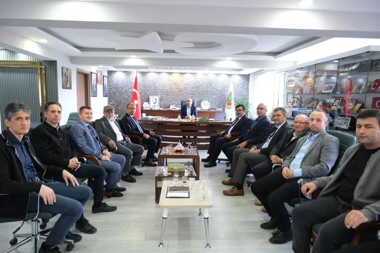Bursa Orhaneli Belediye Başkanı'na Milletvekili ve Burulaş Genel Müdürü'nden Ziyaret Bursa Orhaneli Belediye Başkanı'na Milletvekili ve Burulaş Genel Müdürü'nden Ziyaret