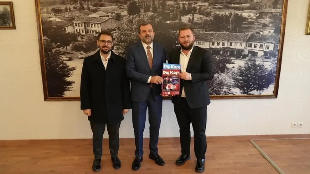 Bursa Gürsu Belediye Başkanı Mustafa Işık, AK Parti Gençlik Kolları ile Bir Araya Geldi Bursa Gürsu Belediye Başkanı Mustafa Işık, AK Parti Gençlik Kolları ile Bir Araya Geldi