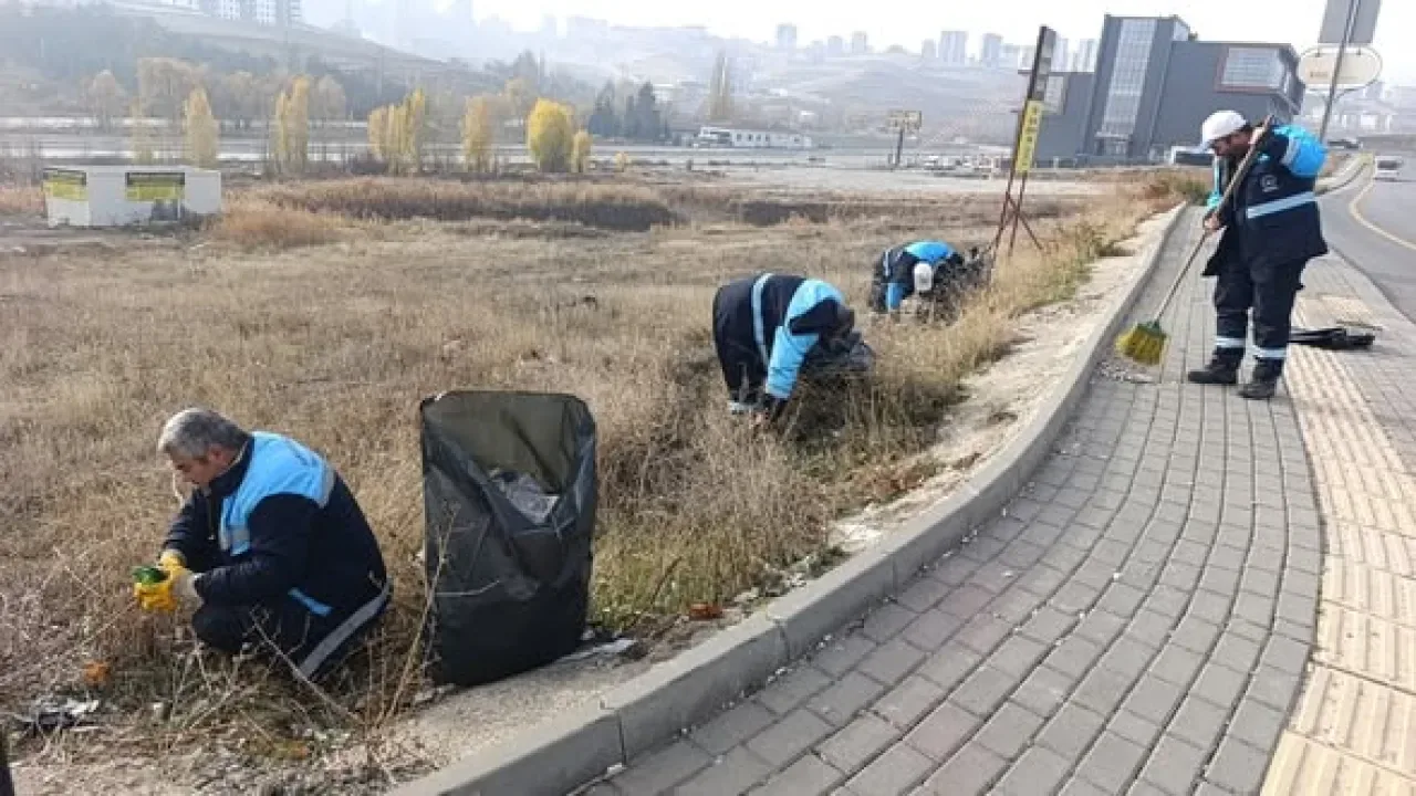 Pursaklar Belediyesi İlçe Temizliği İçin Yoğun Mesai Yapıyor Pursaklar Belediyesi İlçe Temizliği İçin Yoğun Mesai Yapıyor