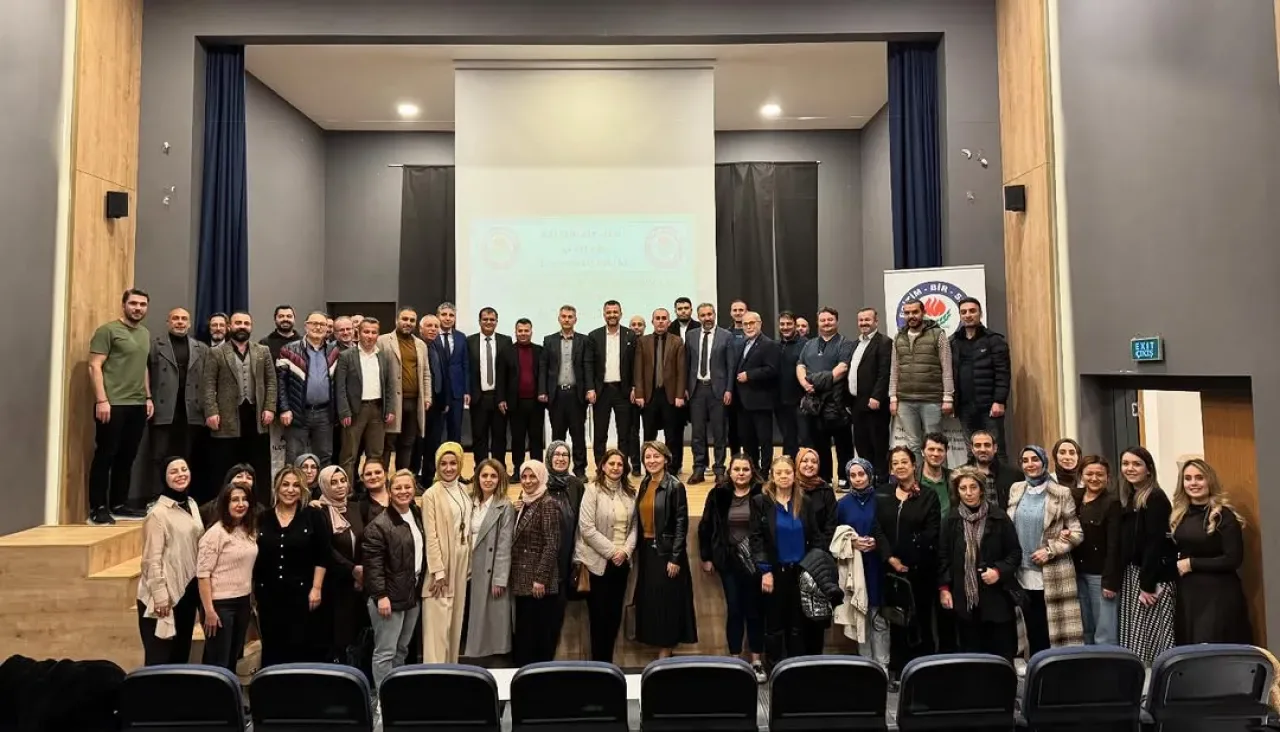 Eğitim Bir Sen Avcılar'da İş Yeri Temsilcileri ve Müdür Yardımcıları ile Buluştu Eğitim Bir Sen Avcılar'da İş Yeri Temsilcileri ve Müdür Yardımcıları ile Buluştu