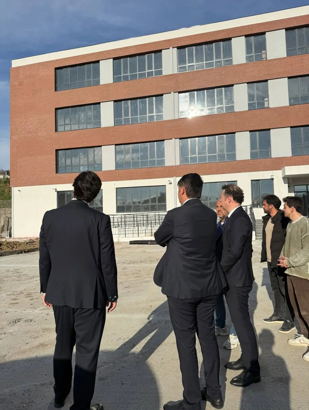 Sarıyer'de Hayırsever Desteğiyle 24 Derslikli Yeni Okulun İnşaatı Tamamlanmak Üzere Sarıyer'de Hayırsever Desteğiyle 24 Derslikli Yeni Okulun İnşaatı Tamamlanmak Üzere