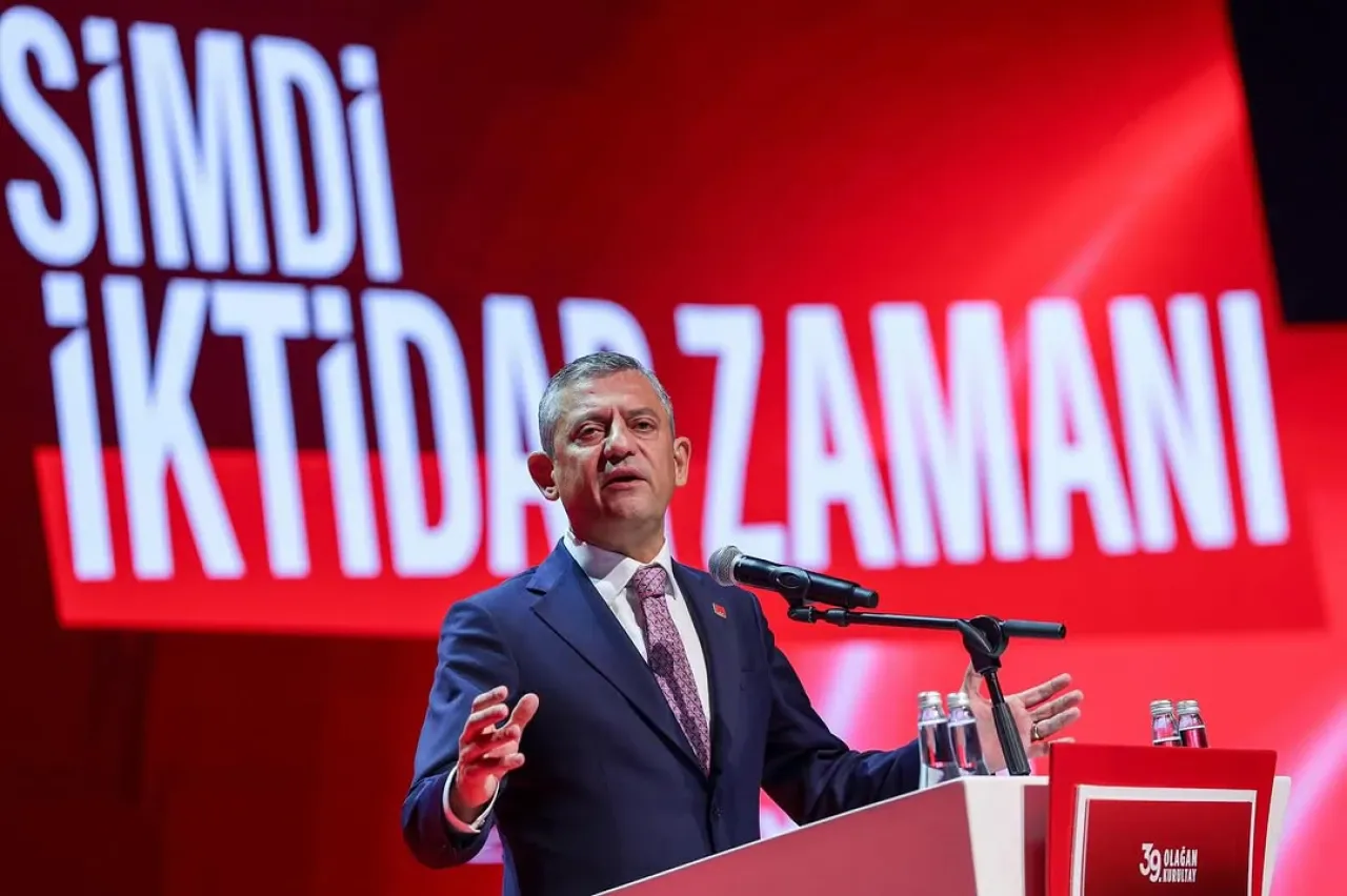 CHP 39. Olağan Kurultayı'nda "Milletin Programı"nı Açıkladı: "Güçlü Yurttaş, Güvenli Gelecek" CHP 39. Olağan Kurultayı'nda "Milletin Programı"nı Açıkladı: "Güçlü Yurttaş, Güvenli Gelecek"