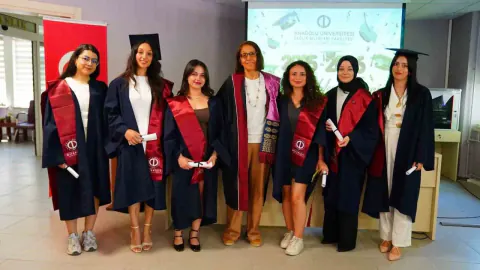 Geleceğin Sosyal Hizmet Uzmanları Göreve Başlıyor: Anadolu Üniversitesi'nde Gurur Günü