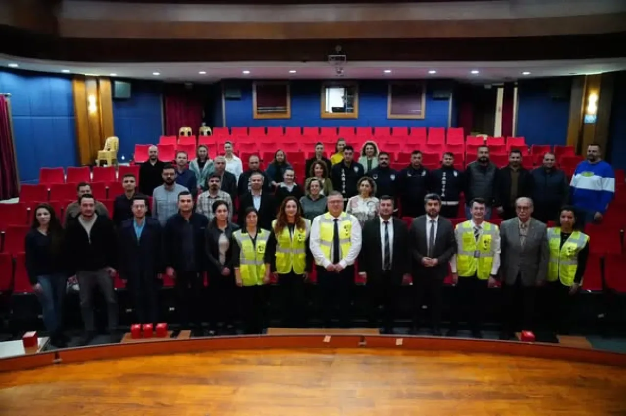 Tire Belediyesi Personeline Sıfır Atık Eğitimi Verdi Tire Belediyesi Personeline Sıfır Atık Eğitimi Verdi