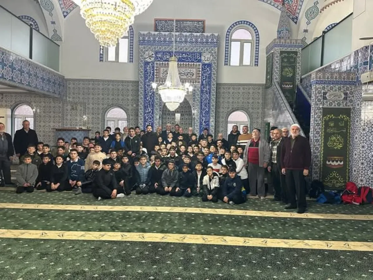 Keçiören'de Öğrenciler Sabah Namazında Buluştu Keçiören'de Öğrenciler Sabah Namazında Buluştu