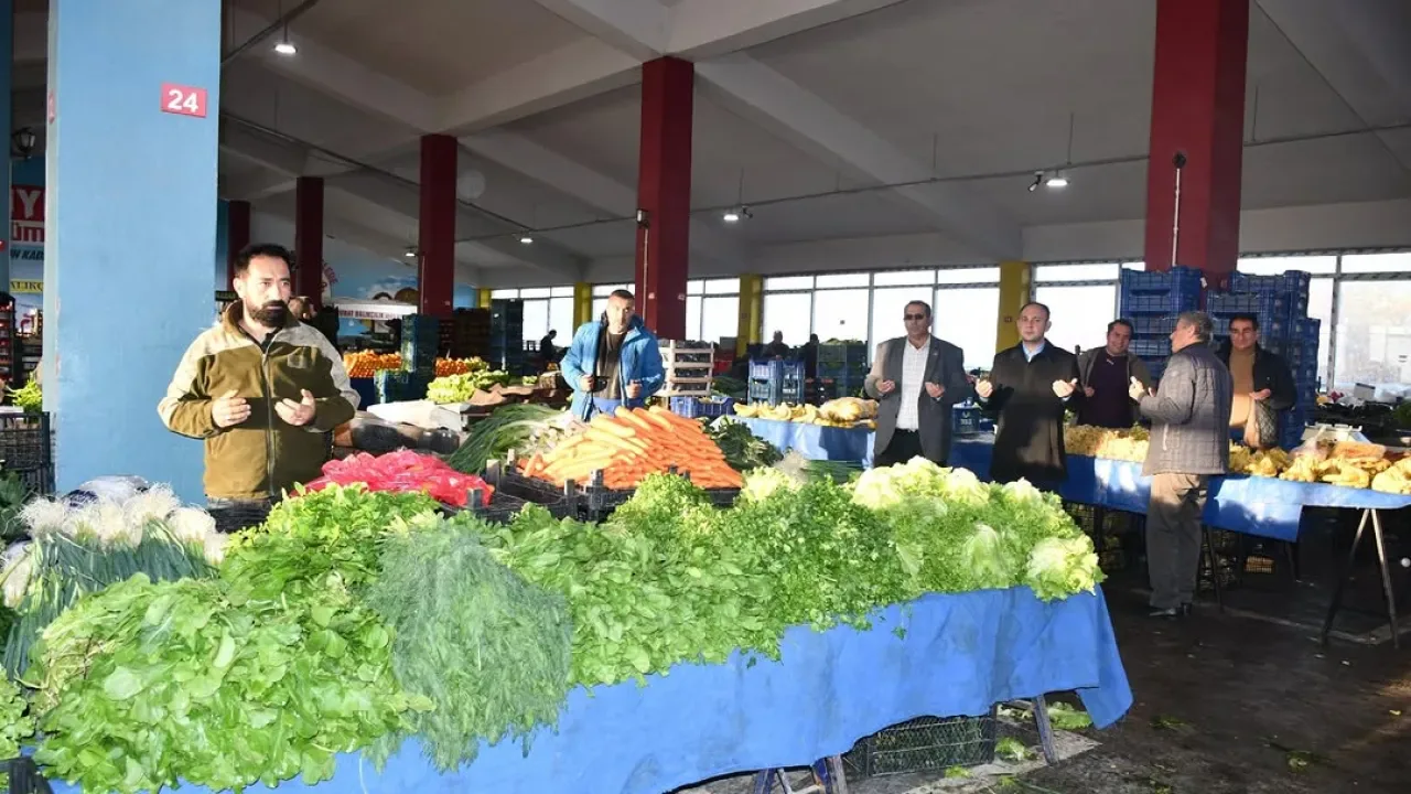 Haymana Belediyesi'nden Pazar Yerinde Geleneksel Çorba İkramı Haymana Belediyesi'nden Pazar Yerinde Geleneksel Çorba İkramı