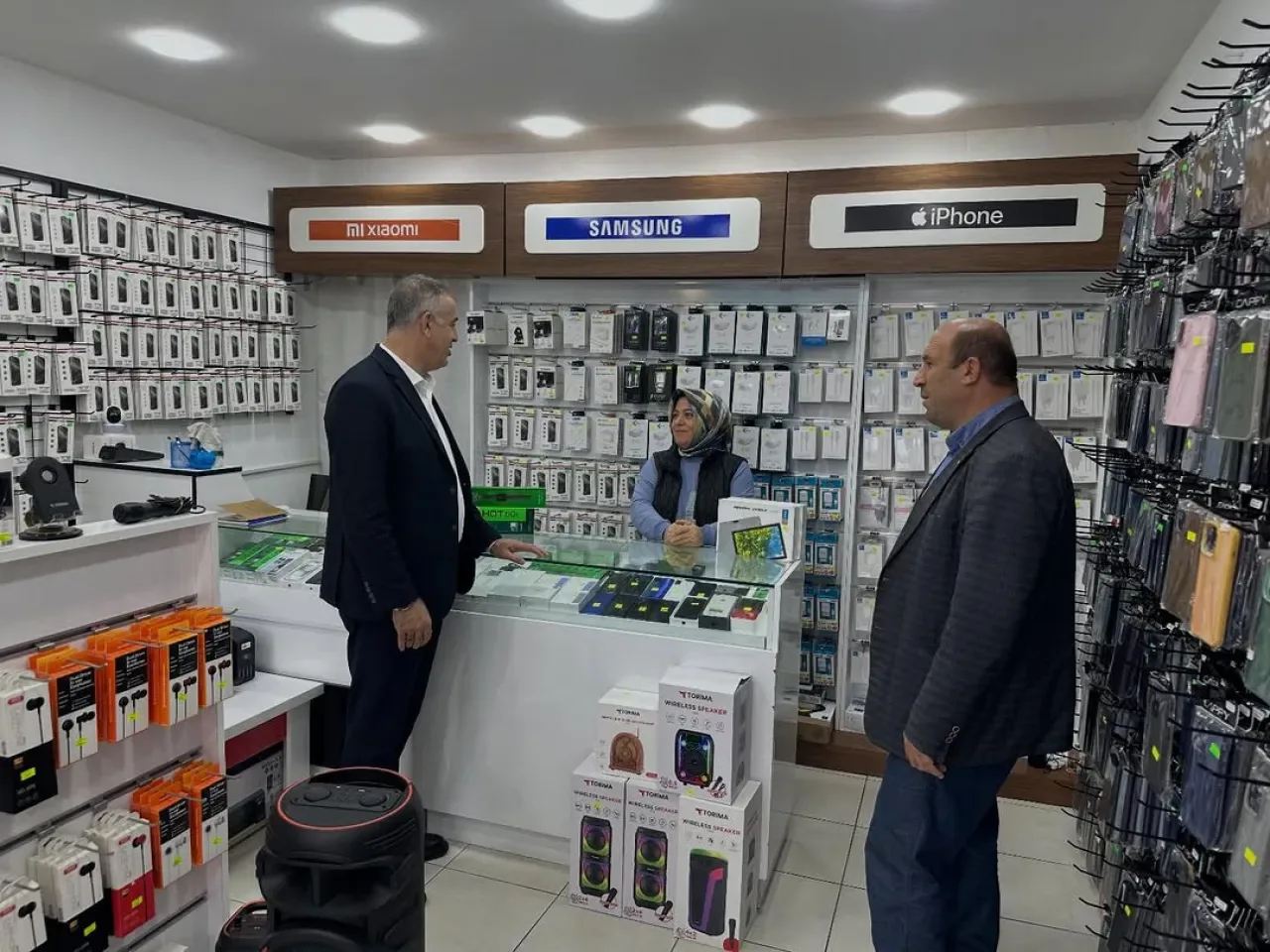 AK Parti Ümraniye İlçe Teşkilatından Mahalle Ziyareti AK Parti Ümraniye İlçe Teşkilatından Mahalle Ziyareti