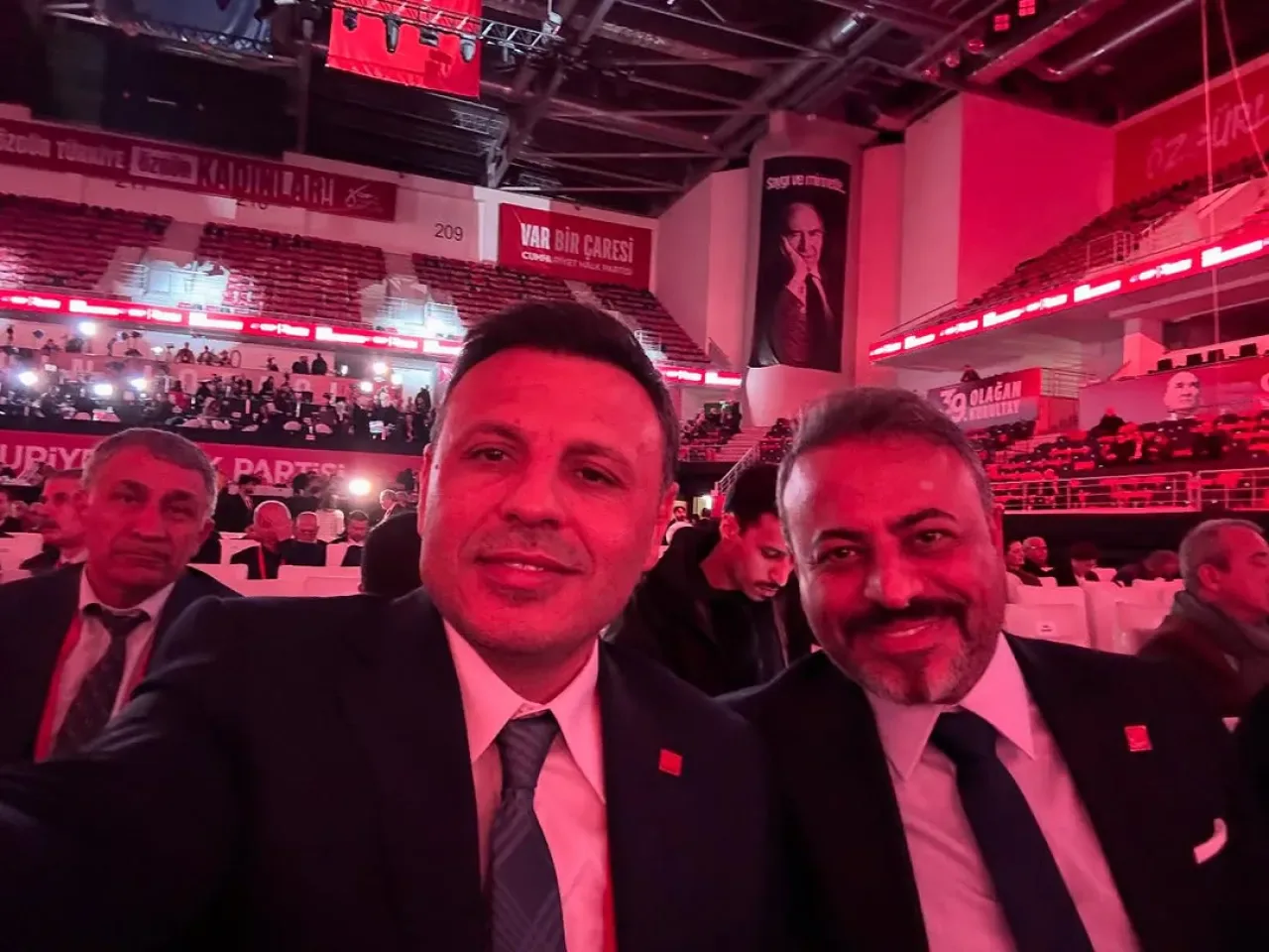 CHP Ümraniye İlçe Başkanlığı, Ankara'da Gerçekleşen 39. Olağan Kurultay'a Katılıyor CHP Ümraniye İlçe Başkanlığı, Ankara'da Gerçekleşen 39. Olağan Kurultay'a Katılıyor