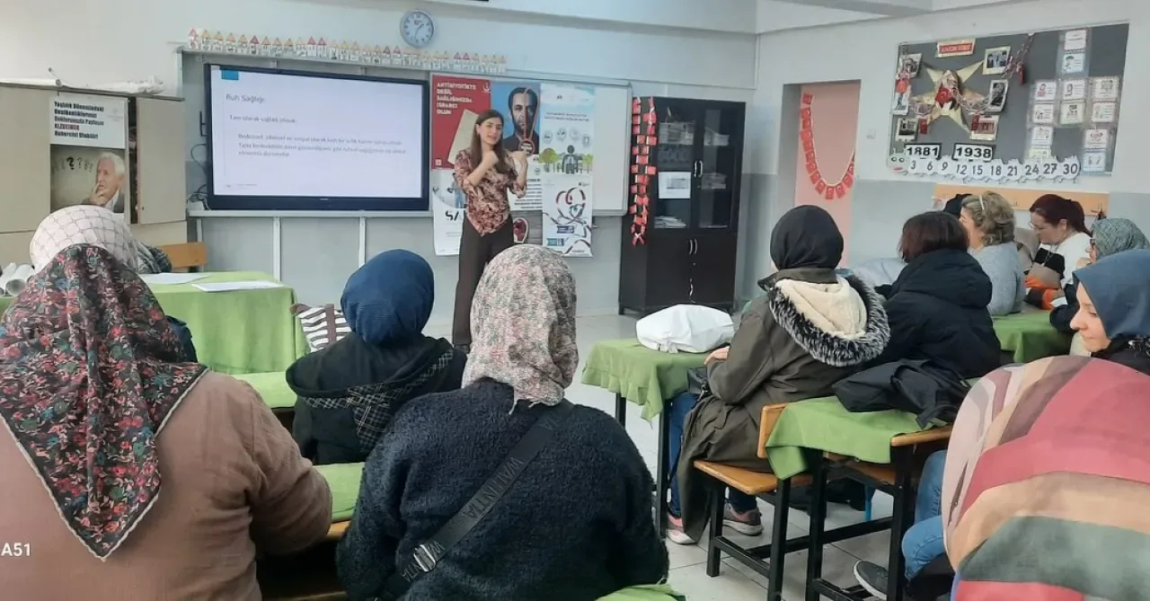 Polatlı'da Velilere Sağlık Okuryazarlığı Eğitimi Verildi Polatlı'da Velilere Sağlık Okuryazarlığı Eğitimi Verildi