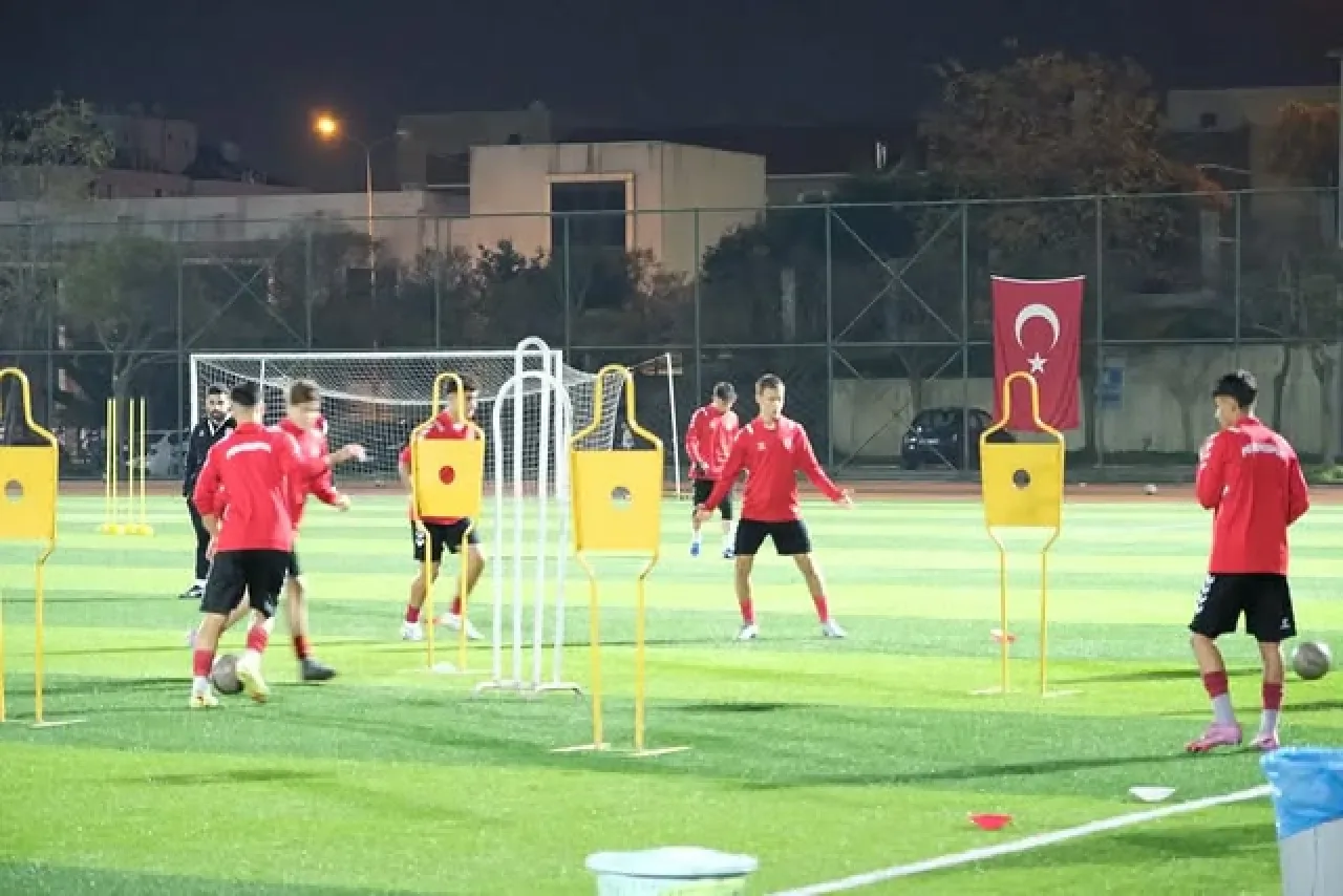 Pendikspor U16 Takımı, Fenerbahçe Maçına Hazır Pendikspor U16 Takımı, Fenerbahçe Maçına Hazır