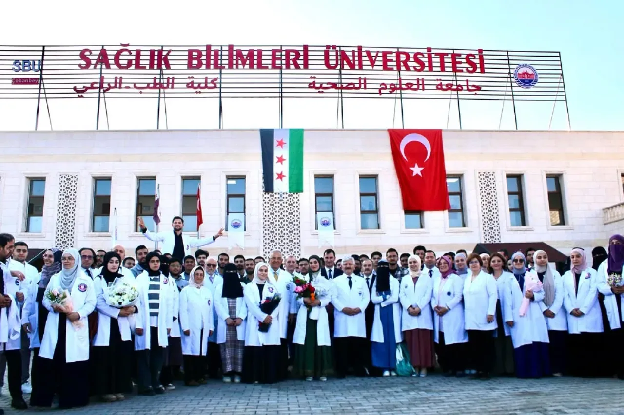 Sağlık Bilimleri Üniversitesi Çobanbey Tıp Fakültesi'nde Beyaz Önlük Töreni Sağlık Bilimleri Üniversitesi Çobanbey Tıp Fakültesi'nde Beyaz Önlük Töreni