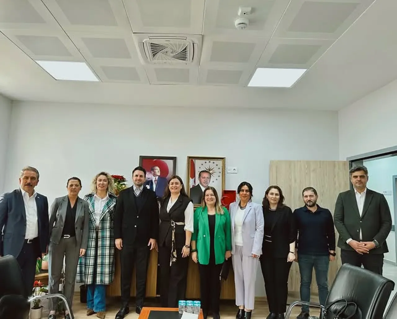 AK Parti Beylikdüzü İlçe Sağlık Müdürü Gamze Hacıoğlu'na Hayırlı Olsun Ziyareti AK Parti Beylikdüzü İlçe Sağlık Müdürü Gamze Hacıoğlu'na Hayırlı Olsun Ziyareti