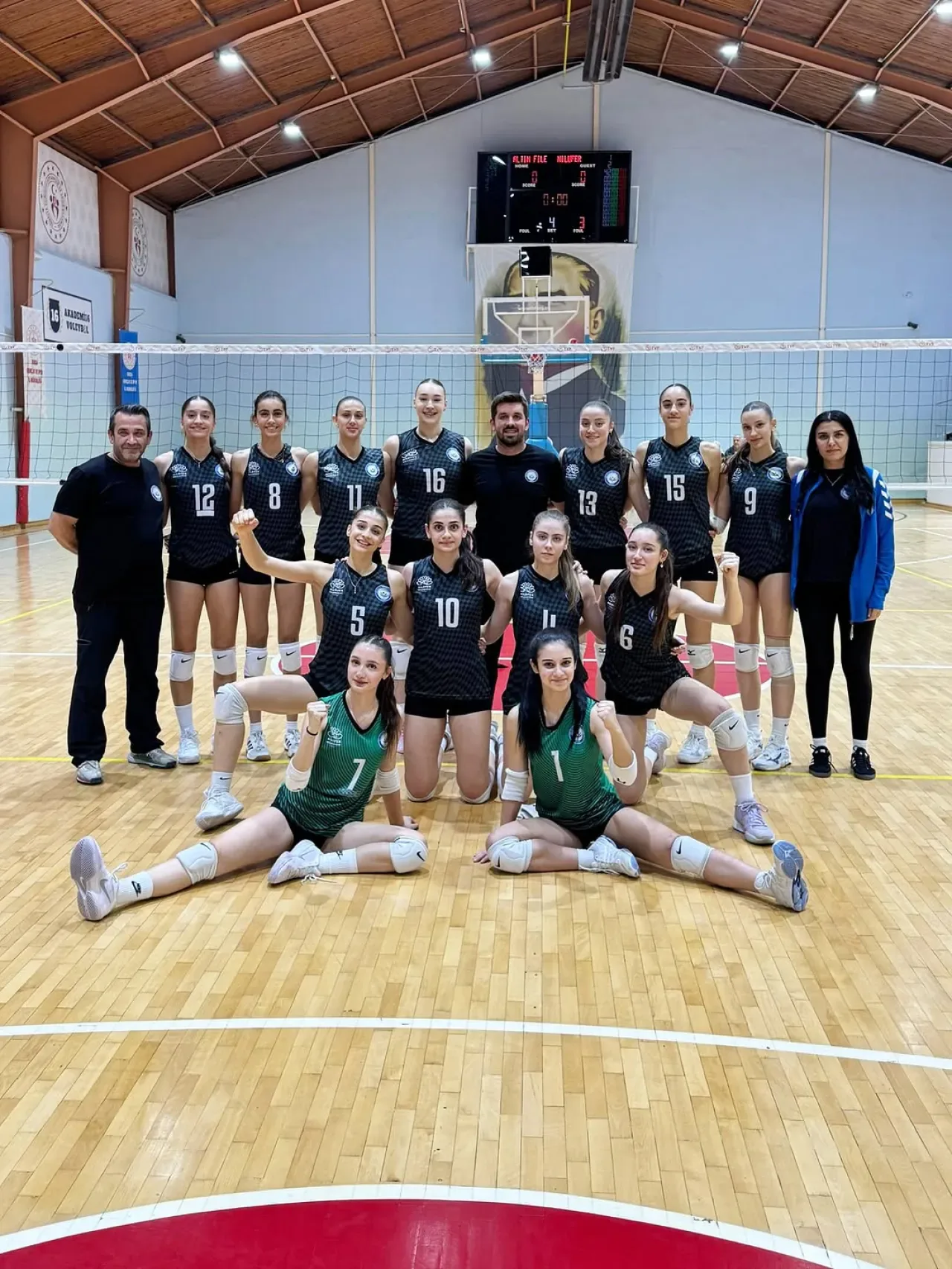 Nilüfer Belediyespor, Yıldız Kızlar'da Altın File'ı 3-0 Mağlup Etti Nilüfer Belediyespor, Yıldız Kızlar'da Altın File'ı 3-0 Mağlup Etti