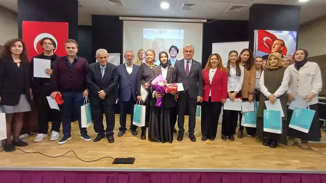 Bakırköy'de Liseler Arası Hitabet Yarışması'nın Kazananları Belli Oldu Bakırköy'de Liseler Arası Hitabet Yarışması'nın Kazananları Belli Oldu