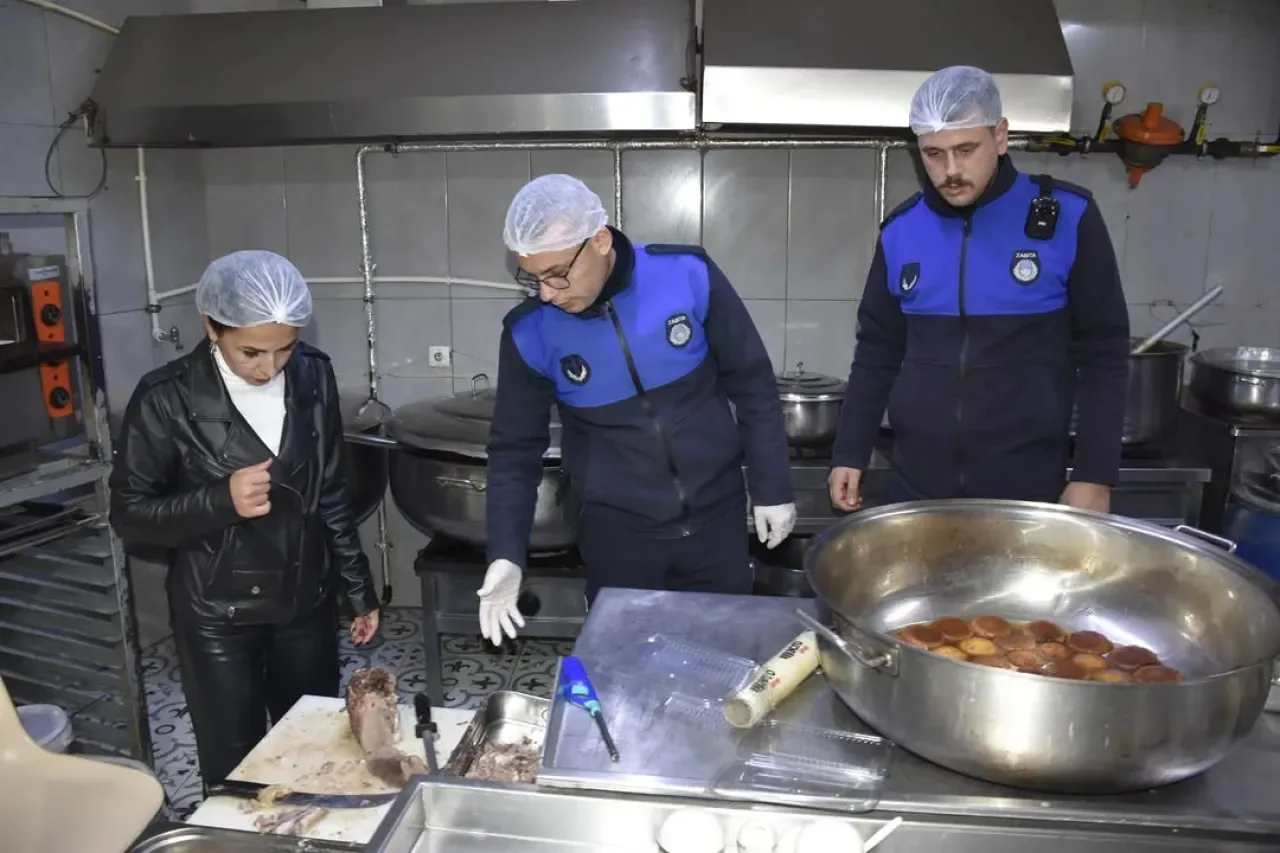 Karacabey'de Gıda Güvenliği İçin Hijyen Denetimleri Artırıldı Karacabey'de Gıda Güvenliği İçin Hijyen Denetimleri Artırıldı