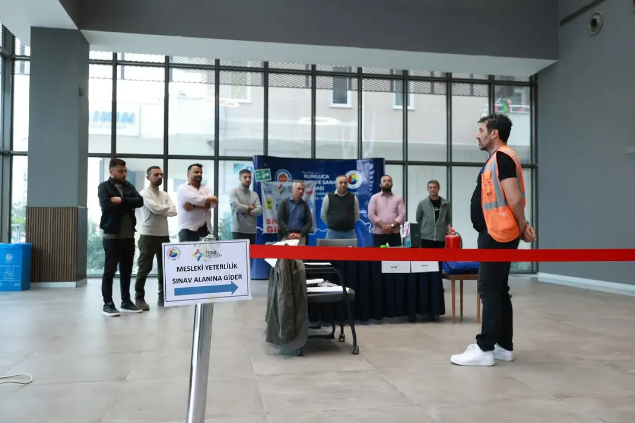 Kumluca'da Emlak ve Araç Alım Satım Yeterlilik Sınavları Yapıldı Kumluca'da Emlak ve Araç Alım Satım Yeterlilik Sınavları Yapıldı