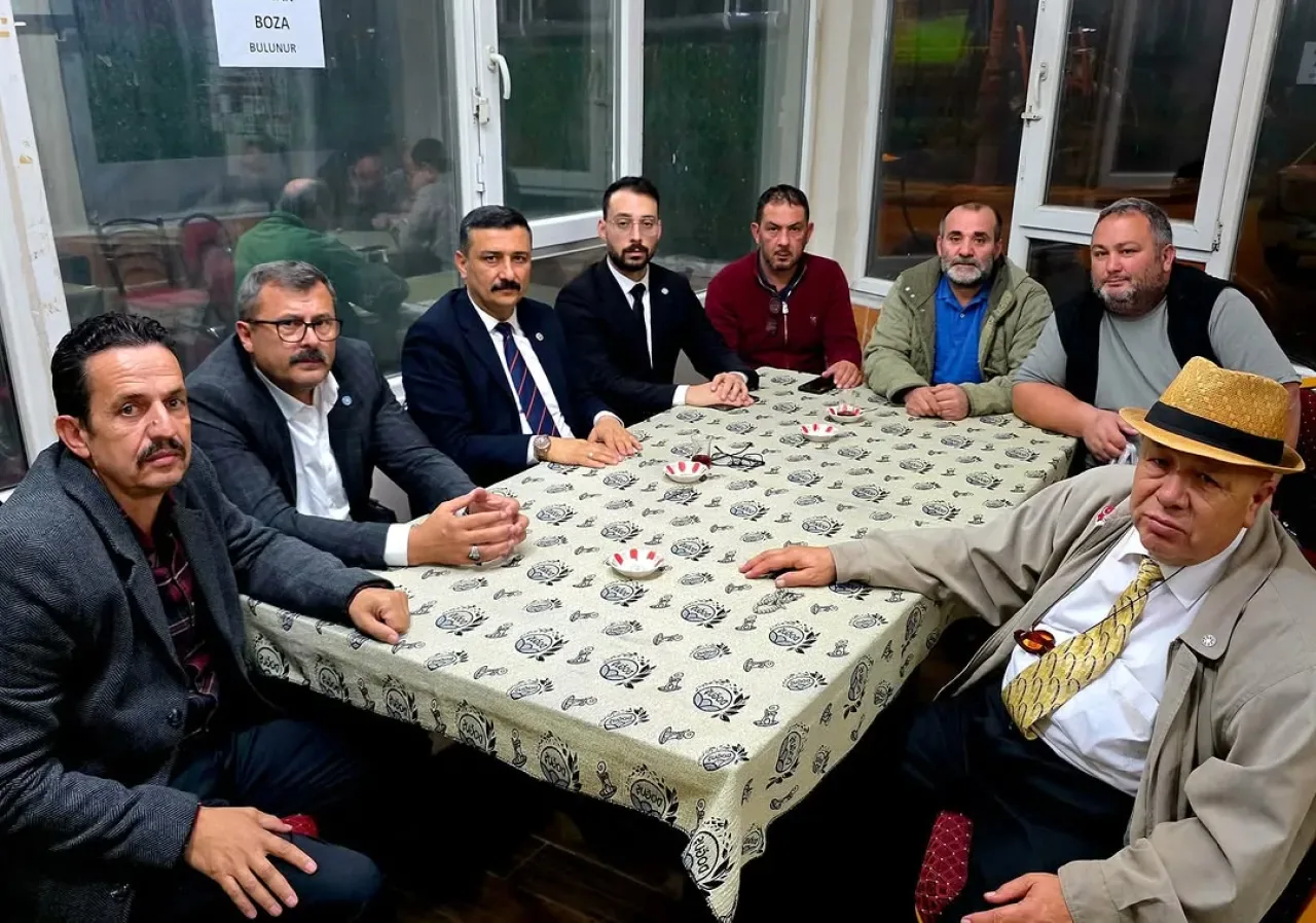 İYİ Parti Bursa Milletvekili Türkoğlu, Osmangazi'de Esnaf ve Partililerle Buluştu İYİ Parti Bursa Milletvekili Türkoğlu, Osmangazi'de Esnaf ve Partililerle Buluştu