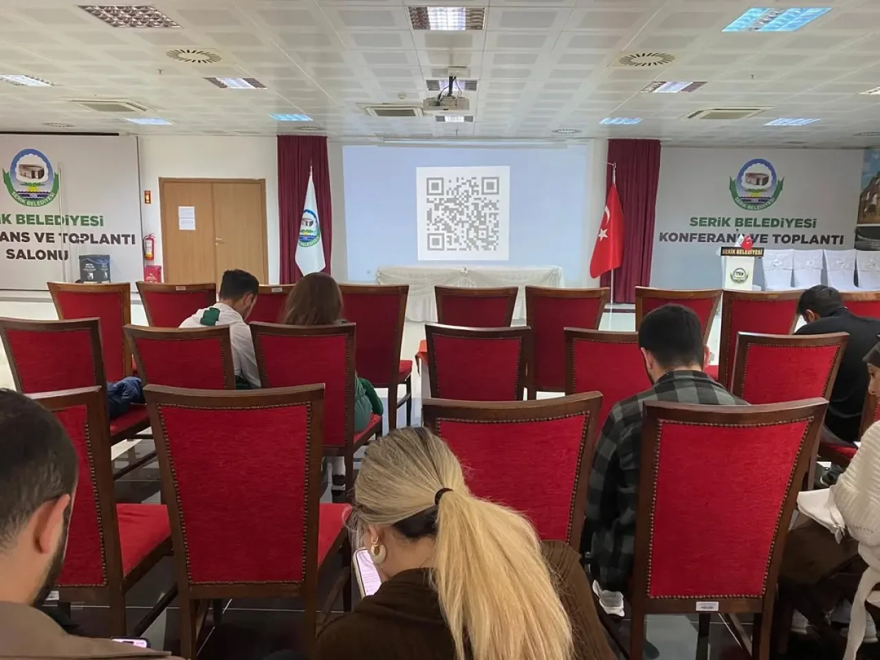 Serik'te Sosyal Hizmet Merkezi'nden Anlamlı Kitap Okuma Etkinliği Serik'te Sosyal Hizmet Merkezi'nden Anlamlı Kitap Okuma Etkinliği