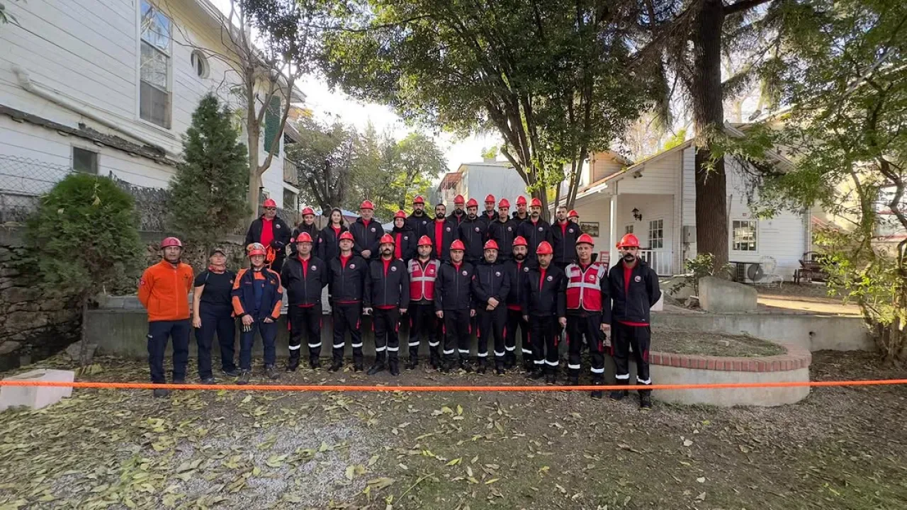 Adalar Belediyesi Personeline Afet Müdahale Eğitimi Adalar Belediyesi Personeline Afet Müdahale Eğitimi