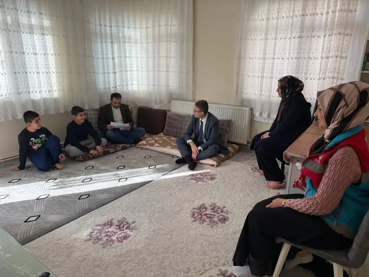 Avcılar'da Kaymakam Burhan, Vatandaşlarla Evlerinde Buluştu Avcılar'da Kaymakam Burhan, Vatandaşlarla Evlerinde Buluştu