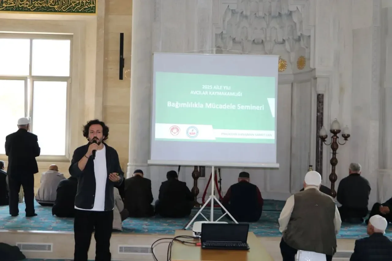 Avcılar'da Cuma Öncesi Dijital Bağımlılık ve Aile İçi İletişim Semineri Avcılar'da Cuma Öncesi Dijital Bağımlılık ve Aile İçi İletişim Semineri