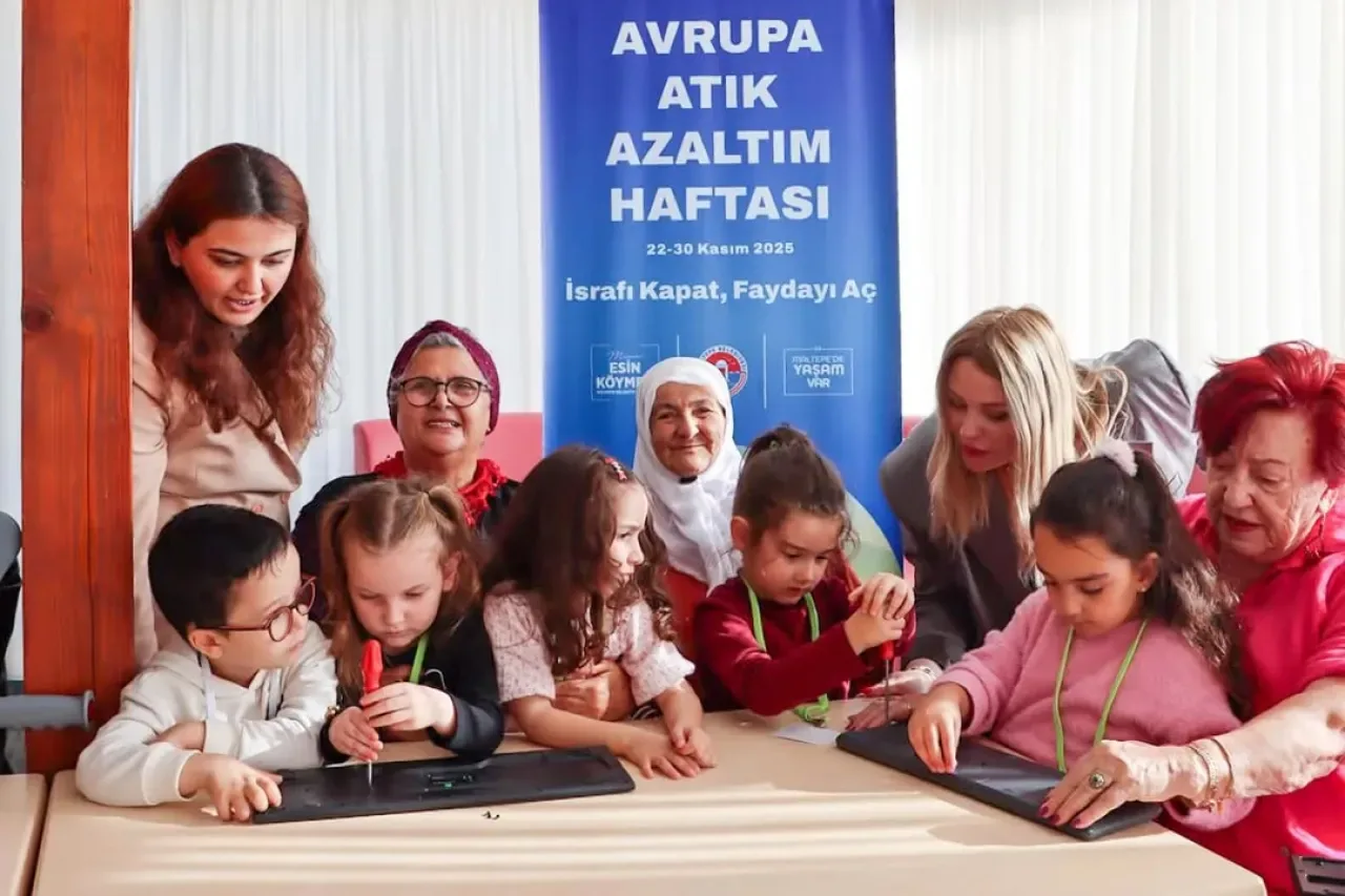 Maltepe'de Kuşaklar Buluştu: Çevre Bilinci ve Tamir Kültürü Nesilden Nesile Aktarıldı Maltepe'de Kuşaklar Buluştu: Çevre Bilinci ve Tamir Kültürü Nesilden Nesile Aktarıldı