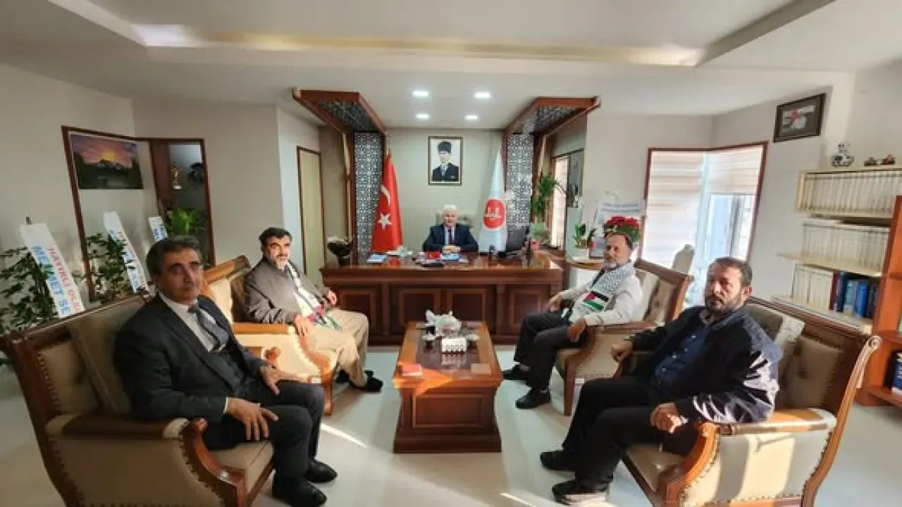 Antalya İl Müftüsü Aydın Yığman'a Kudüs Platformu'ndan Hayırlı Olsun Ziyareti Antalya İl Müftüsü Aydın Yığman'a Kudüs Platformu'ndan Hayırlı Olsun Ziyareti