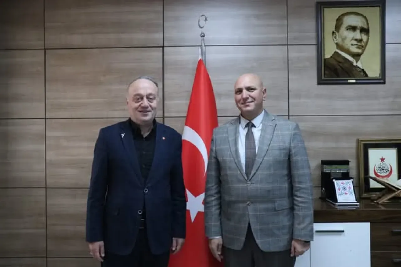 Başakşehir İlçe Milli Eğitim Müdürü Ahmet Coşkun'un Makamında Ziyaret Edildi Başakşehir İlçe Milli Eğitim Müdürü Ahmet Coşkun'un Makamında Ziyaret Edildi