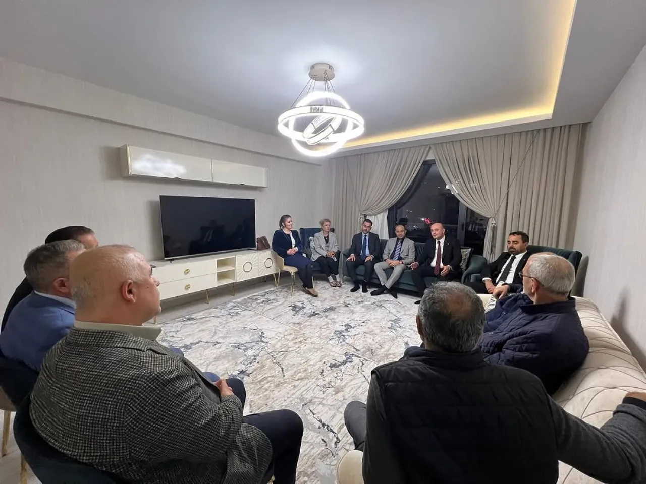 MHP Yenimahalle, Serhat Mahallesi'nde Vatandaşla Buluştu MHP Yenimahalle, Serhat Mahallesi'nde Vatandaşla Buluştu