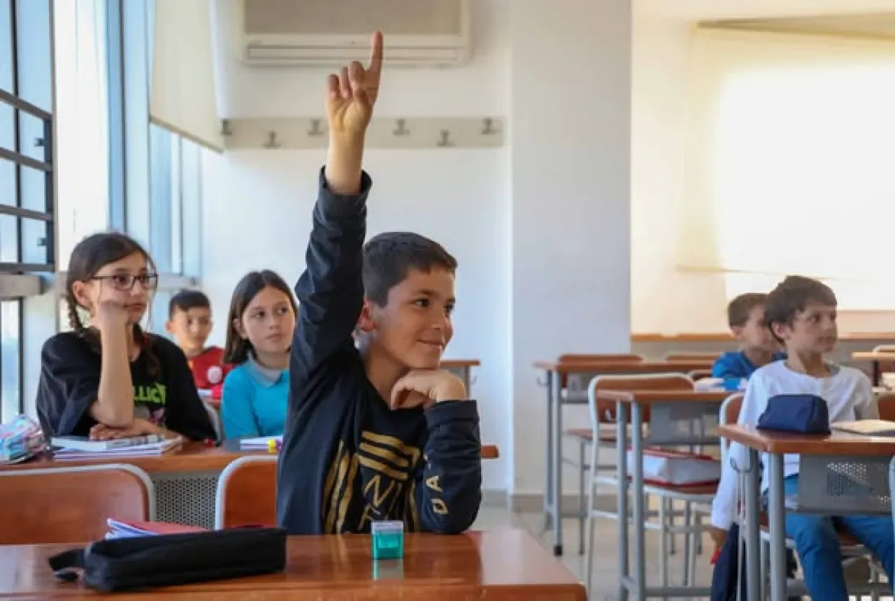 Antalya Büyükşehir Belediyesi'nden Çocuklara Eğitim, Sanat ve Spor Desteği Antalya Büyükşehir Belediyesi'nden Çocuklara Eğitim, Sanat ve Spor Desteği
