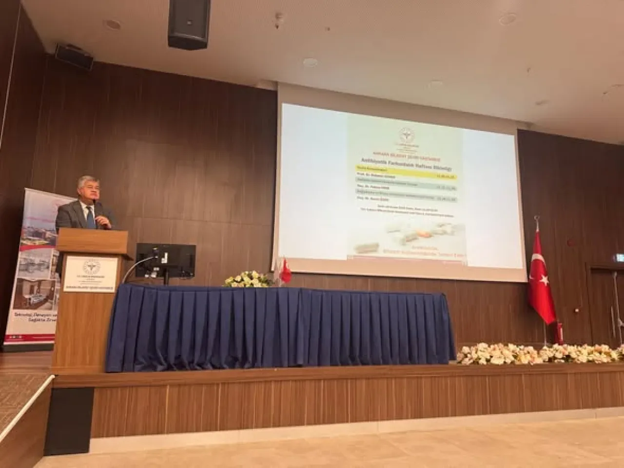 Antibiyotik Farkındalık Haftası'nda Antimikrobiyal Direnç Tehdidine Dikkat Çekildi Antibiyotik Farkındalık Haftası'nda Antimikrobiyal Direnç Tehdidine Dikkat Çekildi