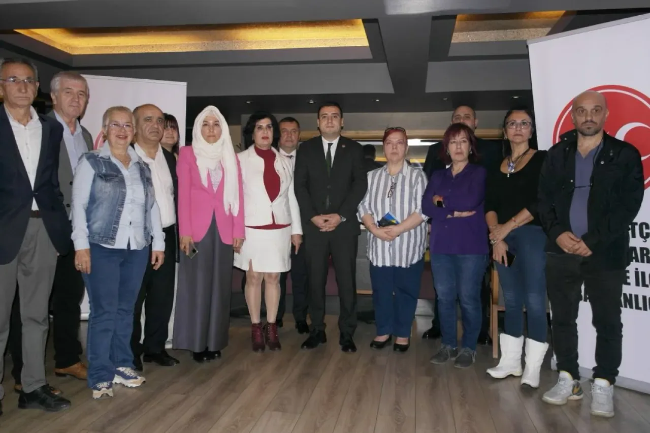 MHP Maltepe İlçe Yönetimi Yeni Görev Dağılımı ve Basın Buluşması MHP Maltepe İlçe Yönetimi Yeni Görev Dağılımı ve Basın Buluşması