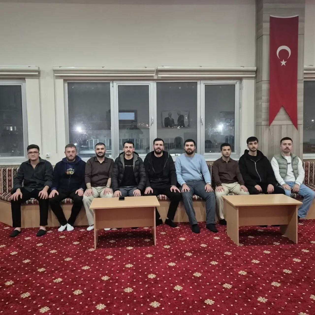 Sultangazi'de AK Gençlik 50 Yıl Mahallesi'nde Haftalık Toplantısını Gerçekleştirdi Sultangazi'de AK Gençlik 50 Yıl Mahallesi'nde Haftalık Toplantısını Gerçekleştirdi
