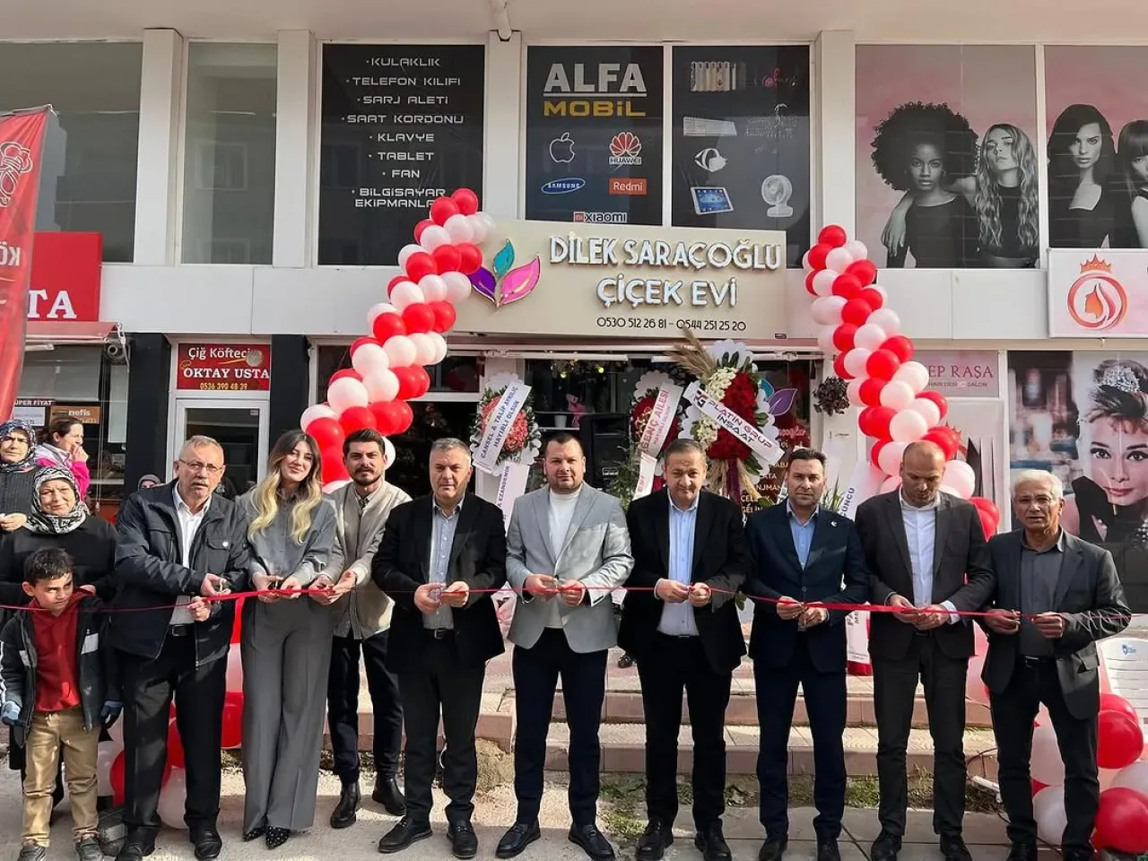 Çubuk'ta Yeni Açılan Çiçek Evi'ne Belediyeden Destek Çubuk'ta Yeni Açılan Çiçek Evi'ne Belediyeden Destek