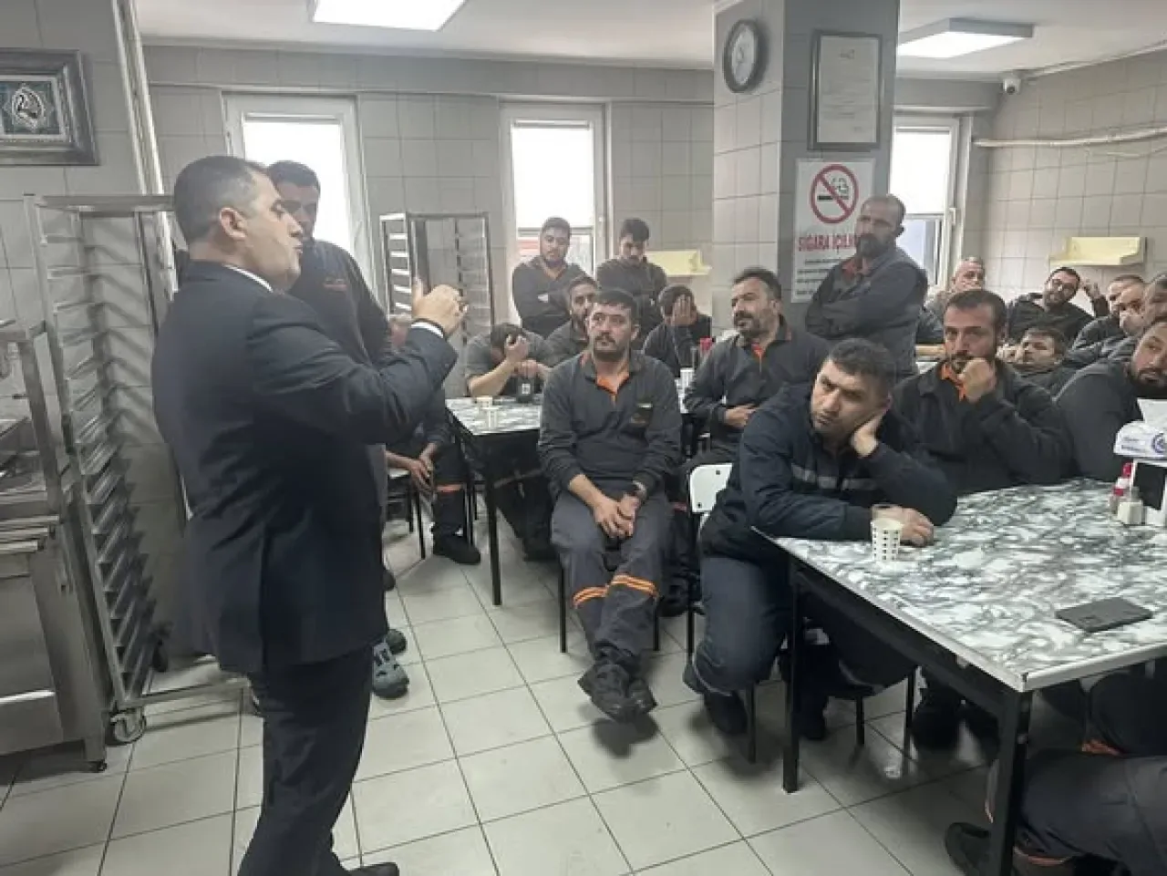 Türk Metal Ankara Şubesi, Özçelikler Hidrolik için Toplu Sözleşme Taslağını Teslim Etti Türk Metal Ankara Şubesi, Özçelikler Hidrolik için Toplu Sözleşme Taslağını Teslim Etti