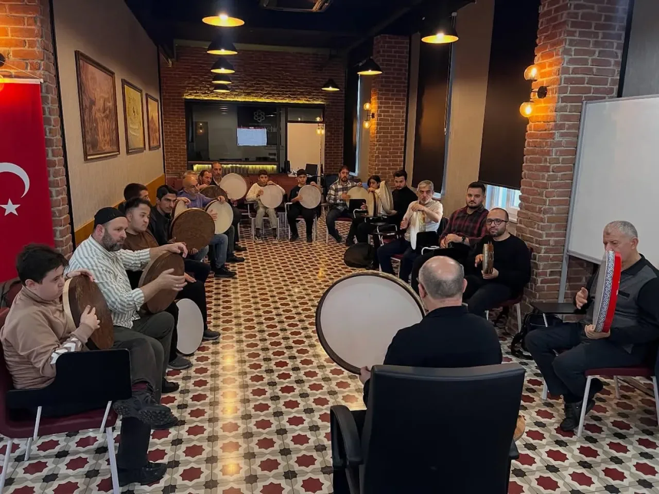 İstanbul Sultanbeyli'de Perküsyon Atölyeleri ile Ritim Tutkusu Canlanıyor İstanbul Sultanbeyli'de Perküsyon Atölyeleri ile Ritim Tutkusu Canlanıyor