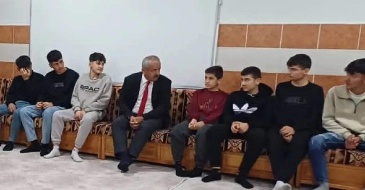 Elbistan İlçe Milli Eğitim Müdürü Öğrencilerle Buluştu Elbistan İlçe Milli Eğitim Müdürü Öğrencilerle Buluştu