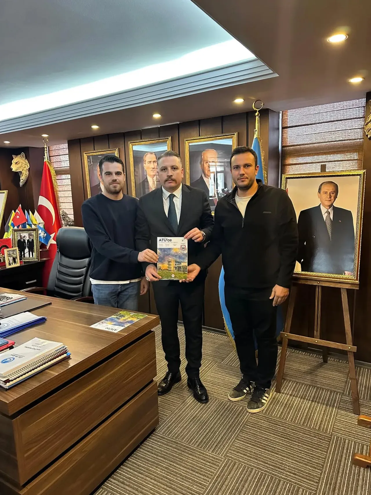 Adana Ülkü Ocakları'na Üniversite Dergisi Ziyareti Adana Ülkü Ocakları'na Üniversite Dergisi Ziyareti
