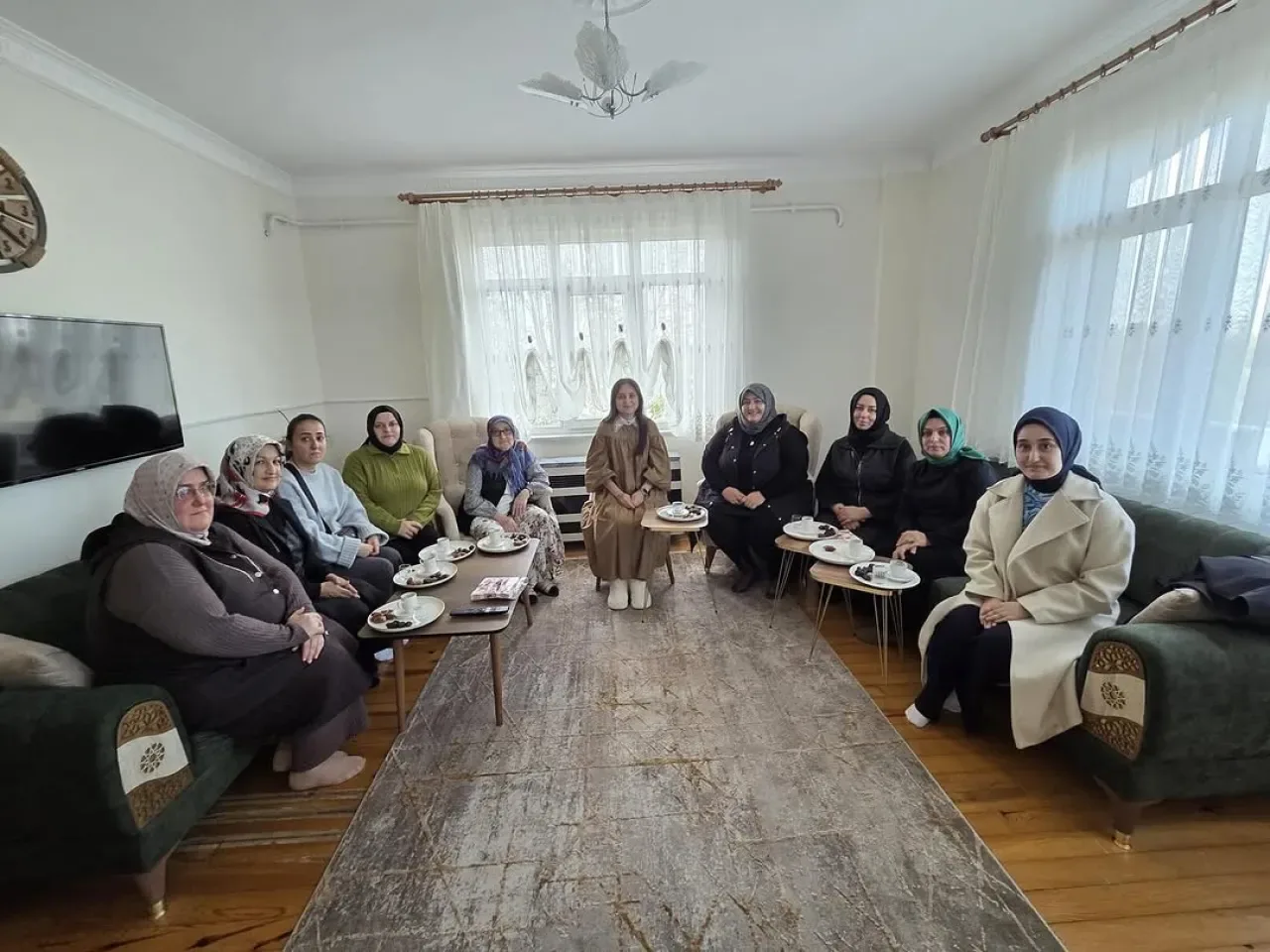 AK Parti Kartepe Kadın Kolları Üyeleri Umre Ziyareti Gerçekleştirdi AK Parti Kartepe Kadın Kolları Üyeleri Umre Ziyareti Gerçekleştirdi
