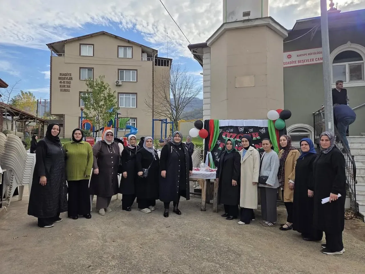 AK Parti Kartepe Kadın Kolları, Gazze İçin Destek Kermesi Düzenledi AK Parti Kartepe Kadın Kolları, Gazze İçin Destek Kermesi Düzenledi