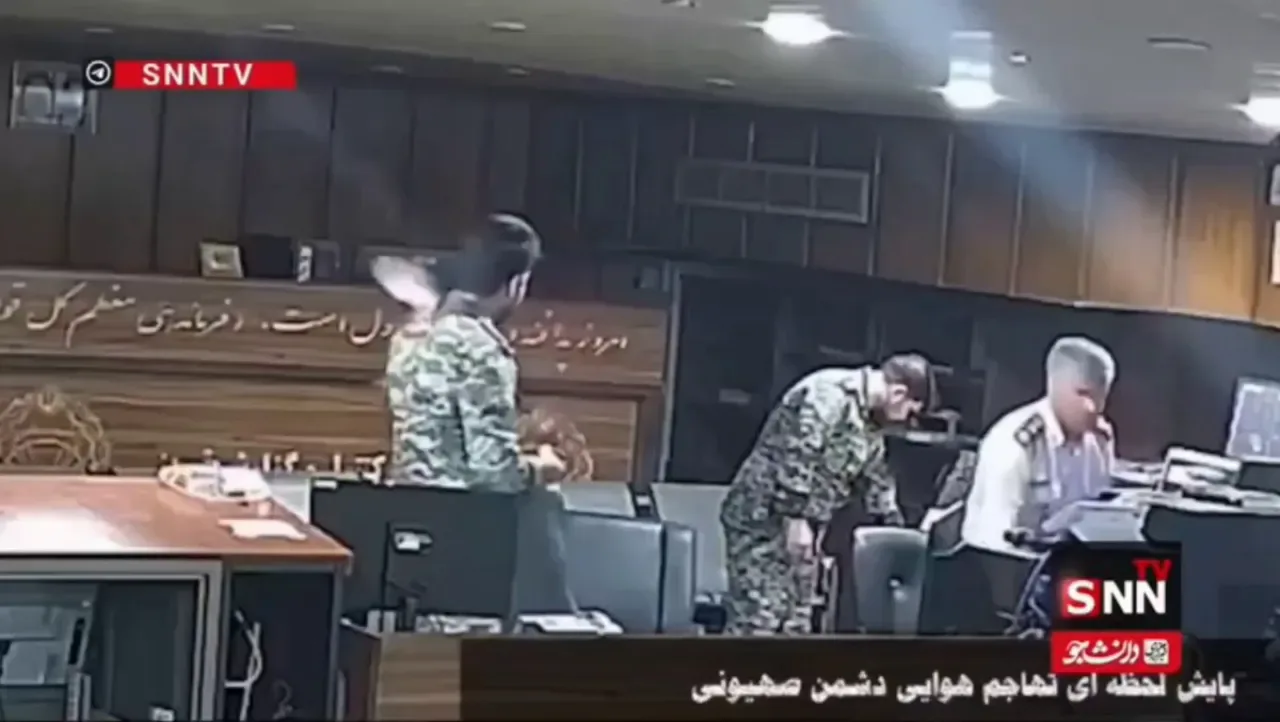İran, İsrail Füze Saldırısı Anının Görüntülerini Yayınladı İran, İsrail Füze Saldırısı Anının Görüntülerini Yayınladı