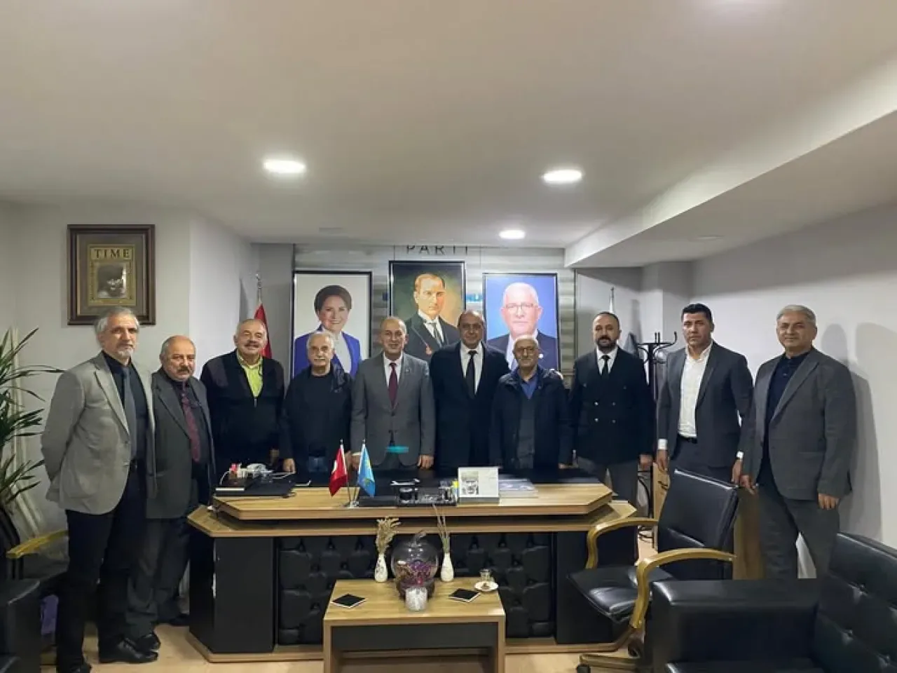 İYİ Parti Bursa İl Başkanlığı'na Orman İşletme Müdürlüğü'nden Hayırlı Olsun Ziyareti İYİ Parti Bursa İl Başkanlığı'na Orman İşletme Müdürlüğü'nden Hayırlı Olsun Ziyareti
