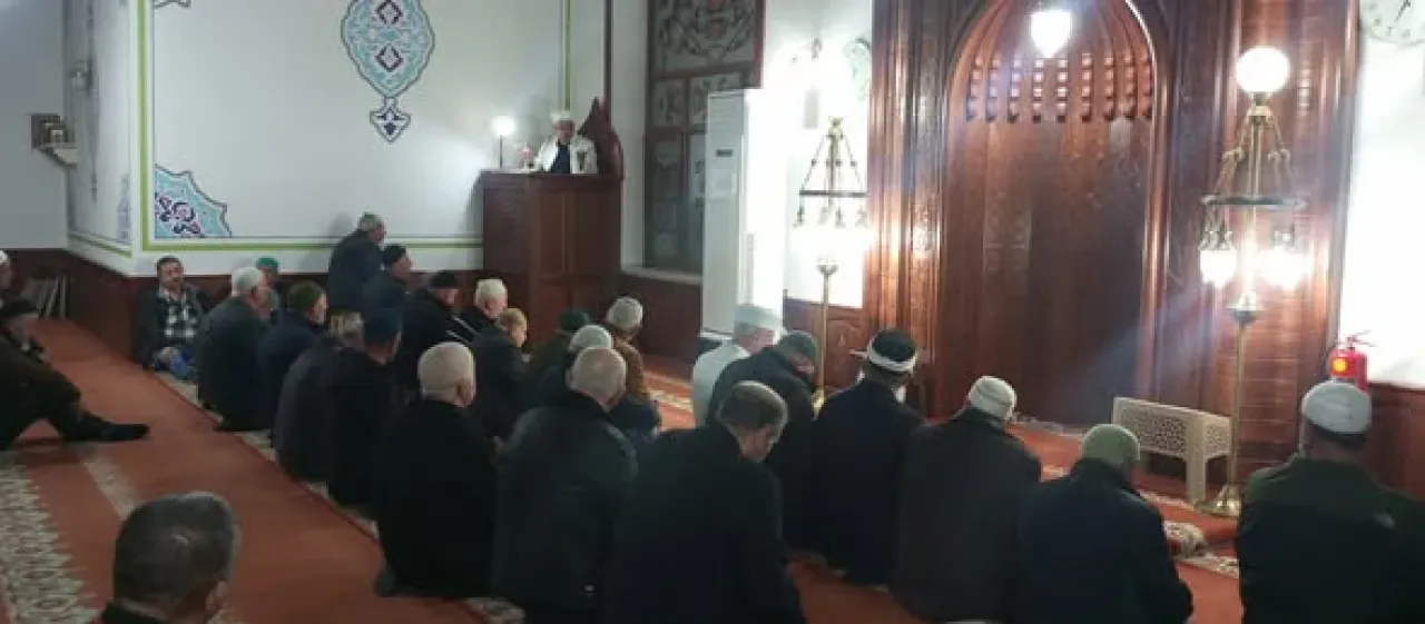 Bursa Orhangazi'de Hürriyet Camii'nde Sabah Namazı Buluşması Gerçekleşti Bursa Orhangazi'de Hürriyet Camii'nde Sabah Namazı Buluşması Gerçekleşti
