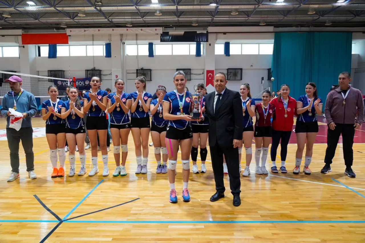 Konya Teknik Üniversitesi'nde Voleybol Bölgesel Lig Heyecanı Konya Teknik Üniversitesi'nde Voleybol Bölgesel Lig Heyecanı