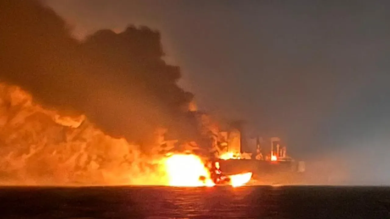 Karadeniz'deki Tanker Patlamalarında Dış Müdahale İhtimali Karadeniz'deki Tanker Patlamalarında Dış Müdahale İhtimali